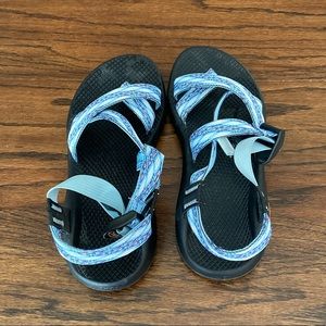 Sz 8 women’s chacos ZX